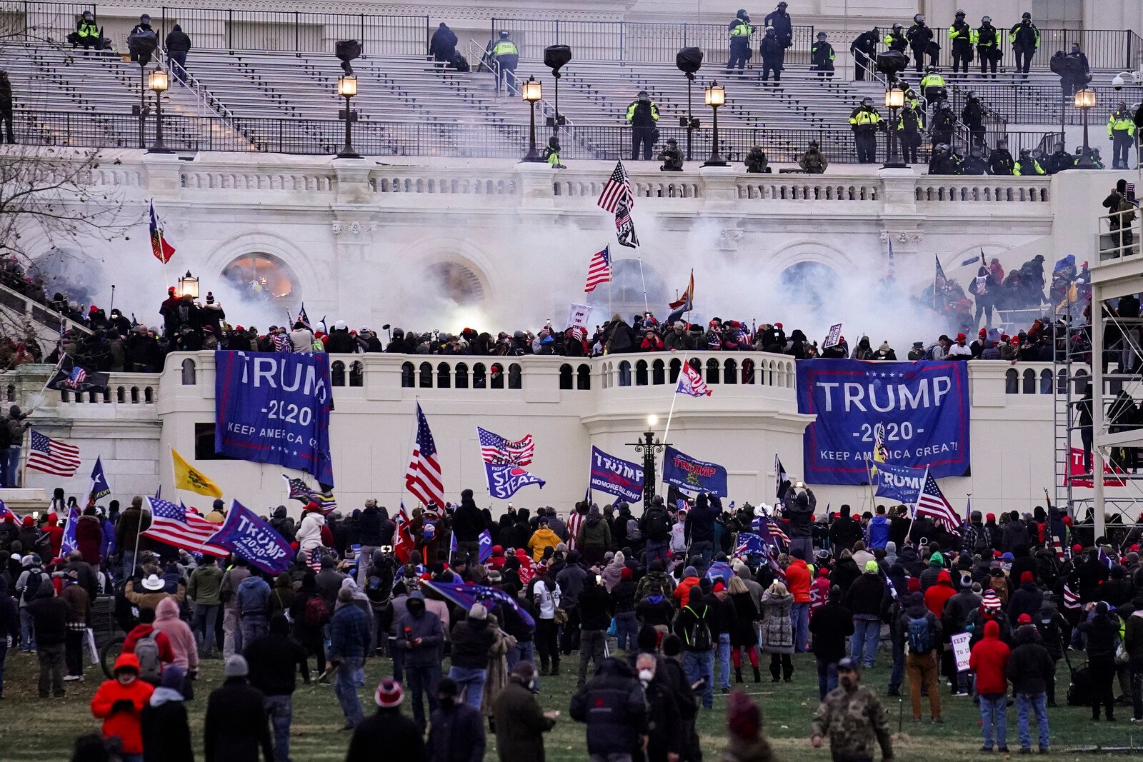 Prosecutor Requests Trump's Capitol Riot Charges Dropped