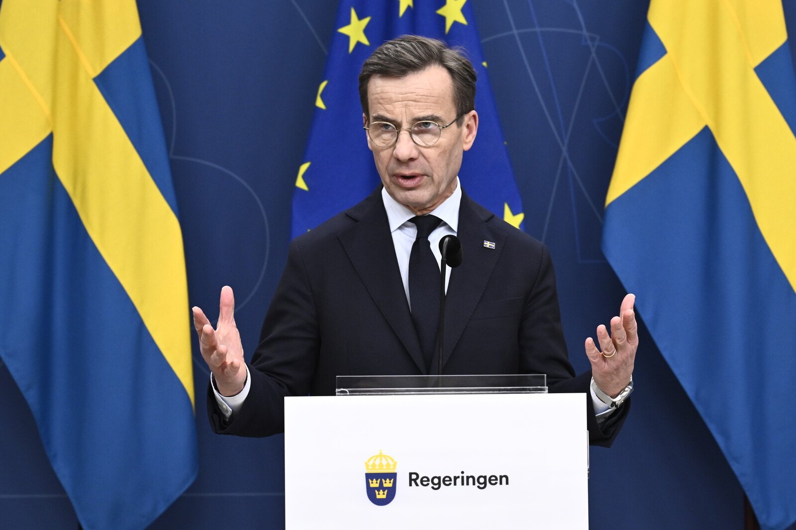 Kristersson: "Close dialogue with other countries"