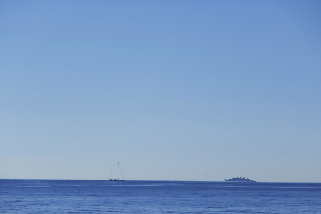 Greek anger - yacht involved in forest fire