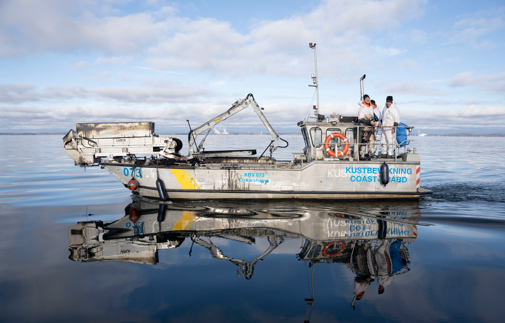 The Coast Guard is Recruiting Over 100 New Employees