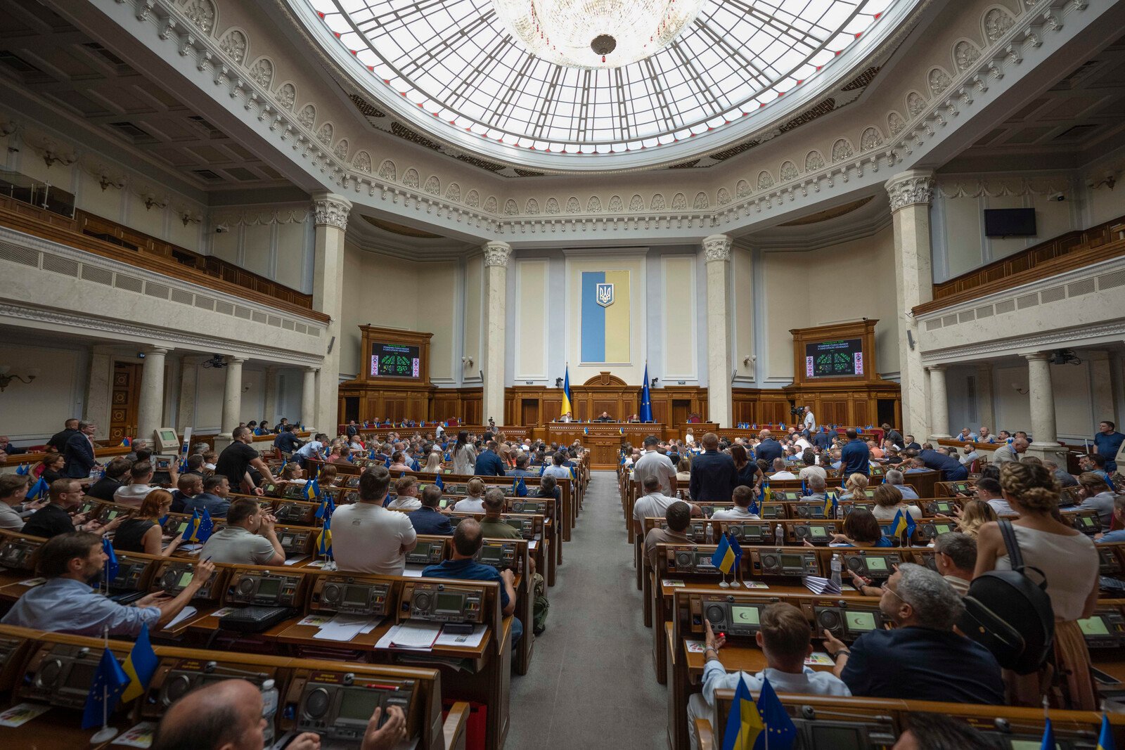 The Ukrainian Parliament is Closed After Threats