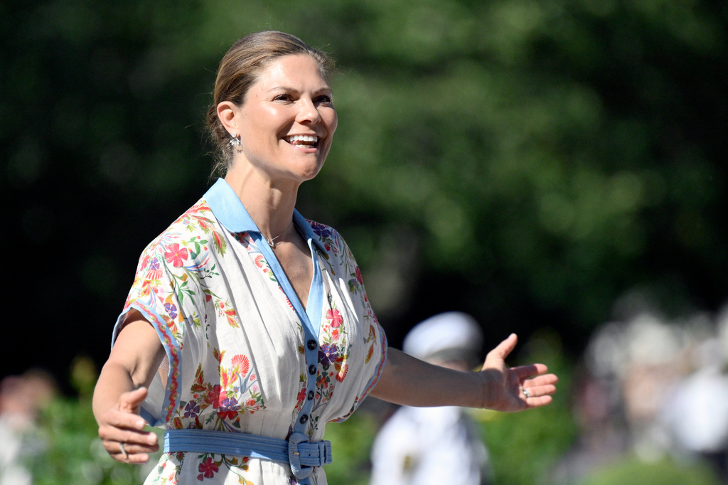 Crown Princess Victoria Honored and Awarded Volleyball Player