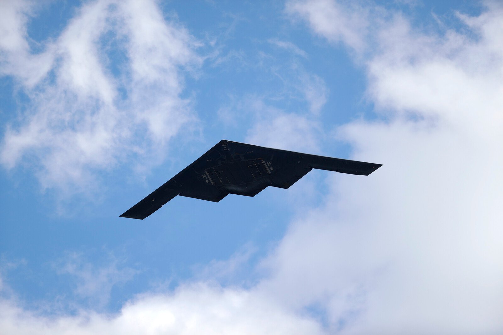 USA warns Iran with unusual B-2 raid