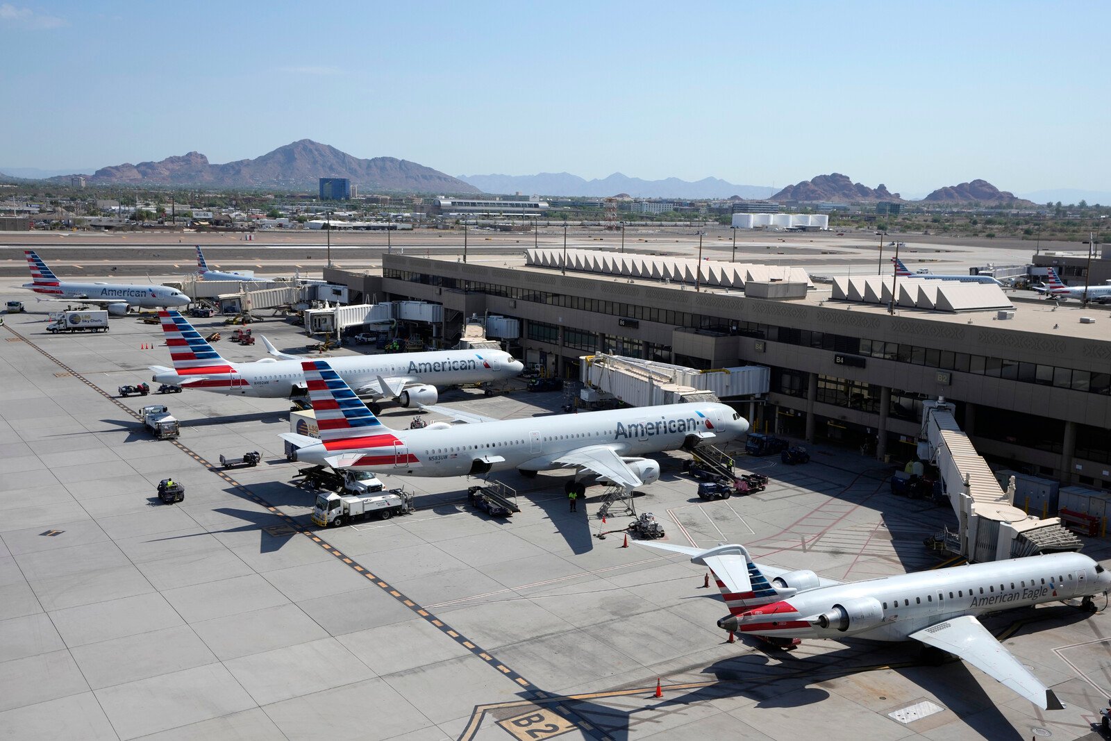 American Airlines stops all flights