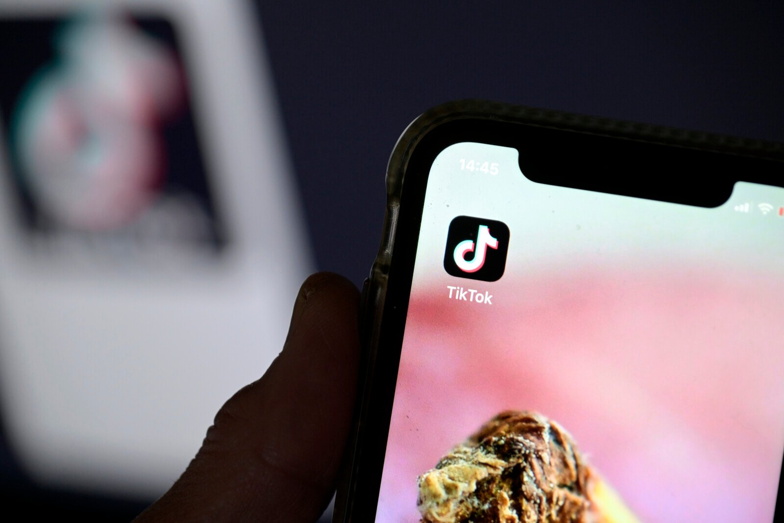 Trump wants to postpone TikTok ban