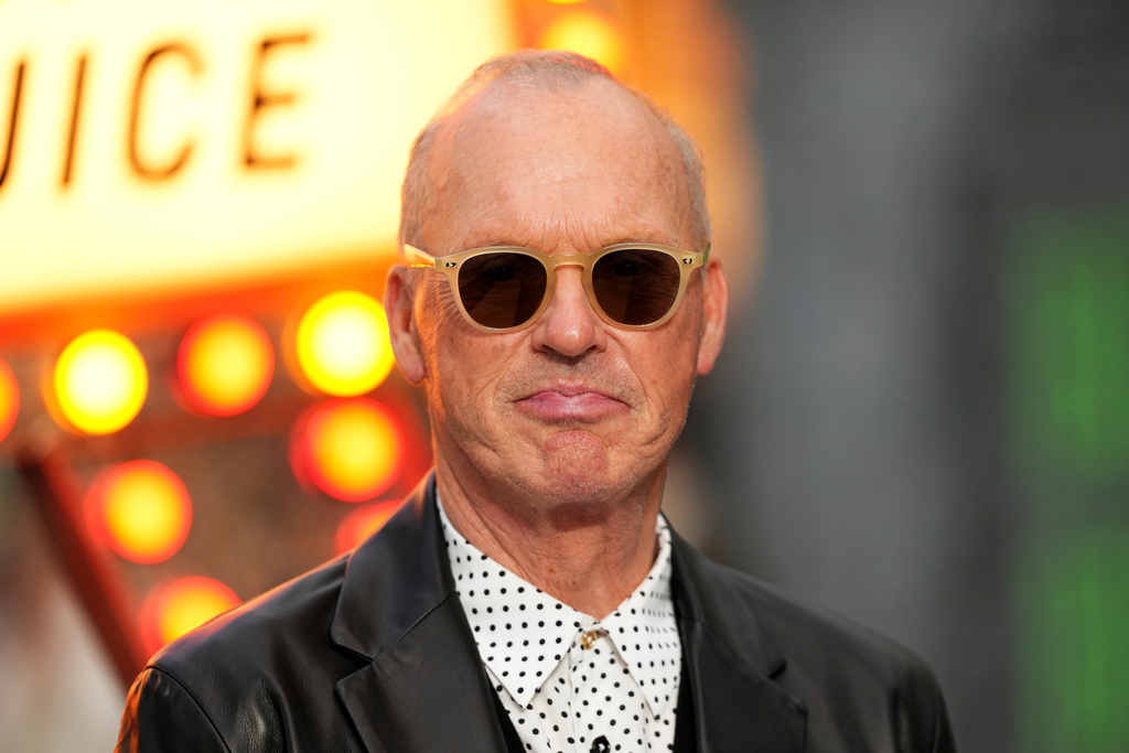 Michael Keaton scraps his stage