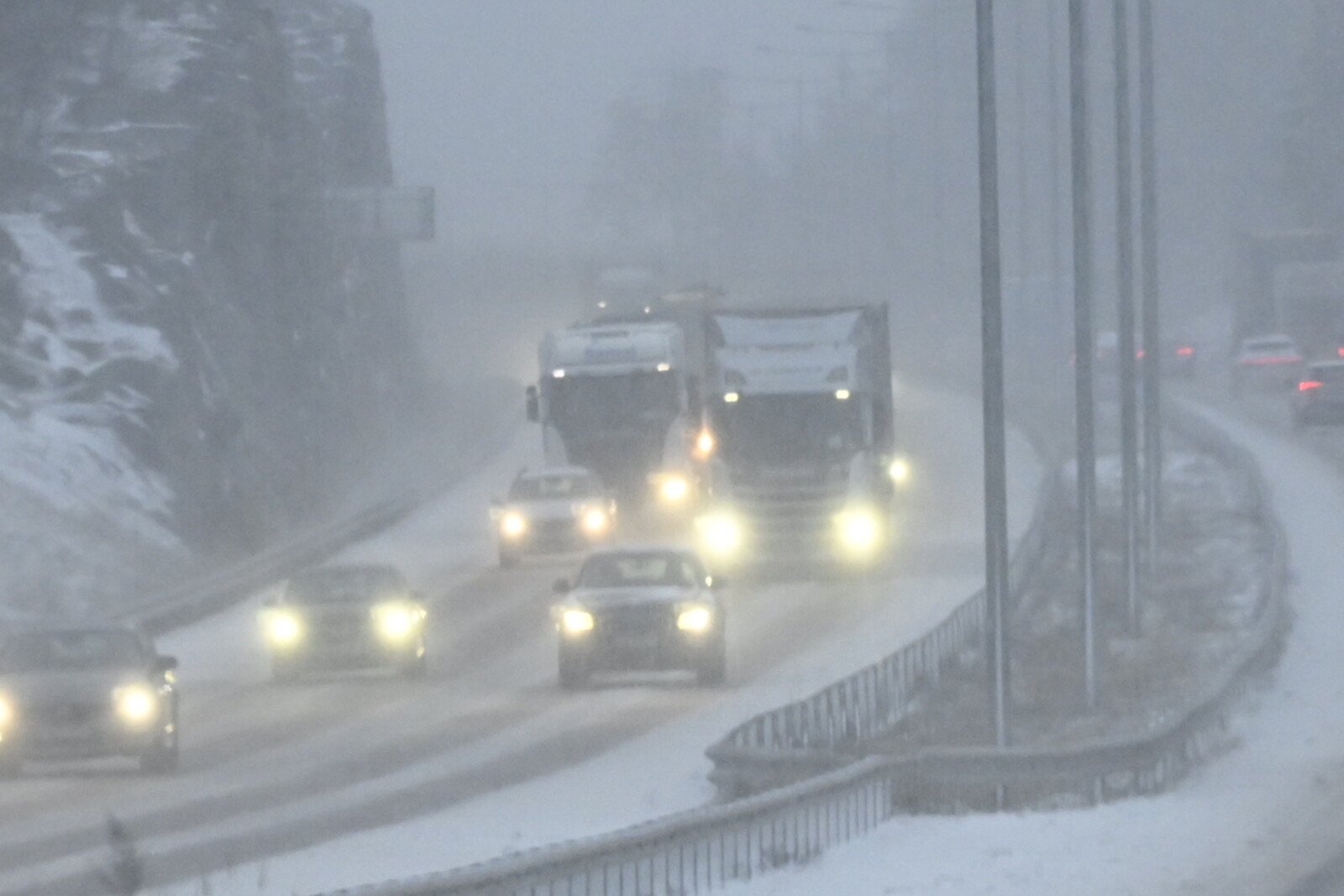 Warning before the bad weather: Avoid traffic