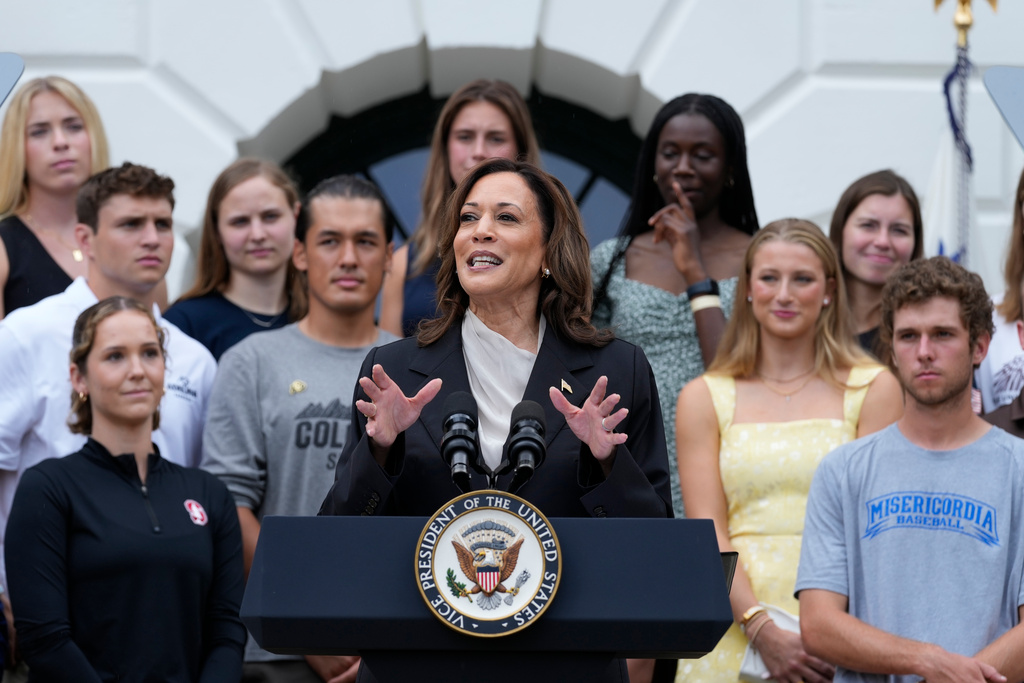 Harris praises Biden – backed by heavyweight names