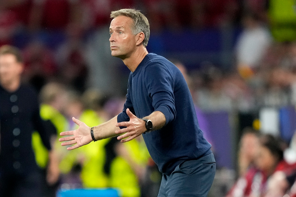 The Danish coach's VAR anger: "A centimeter"