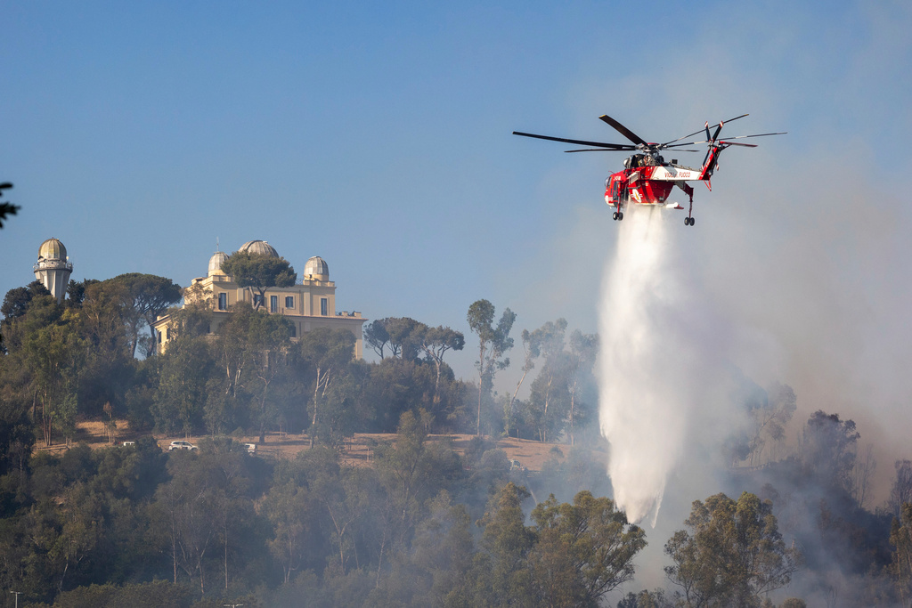 Large Fire in Rome – Residences and Offices Evacuated