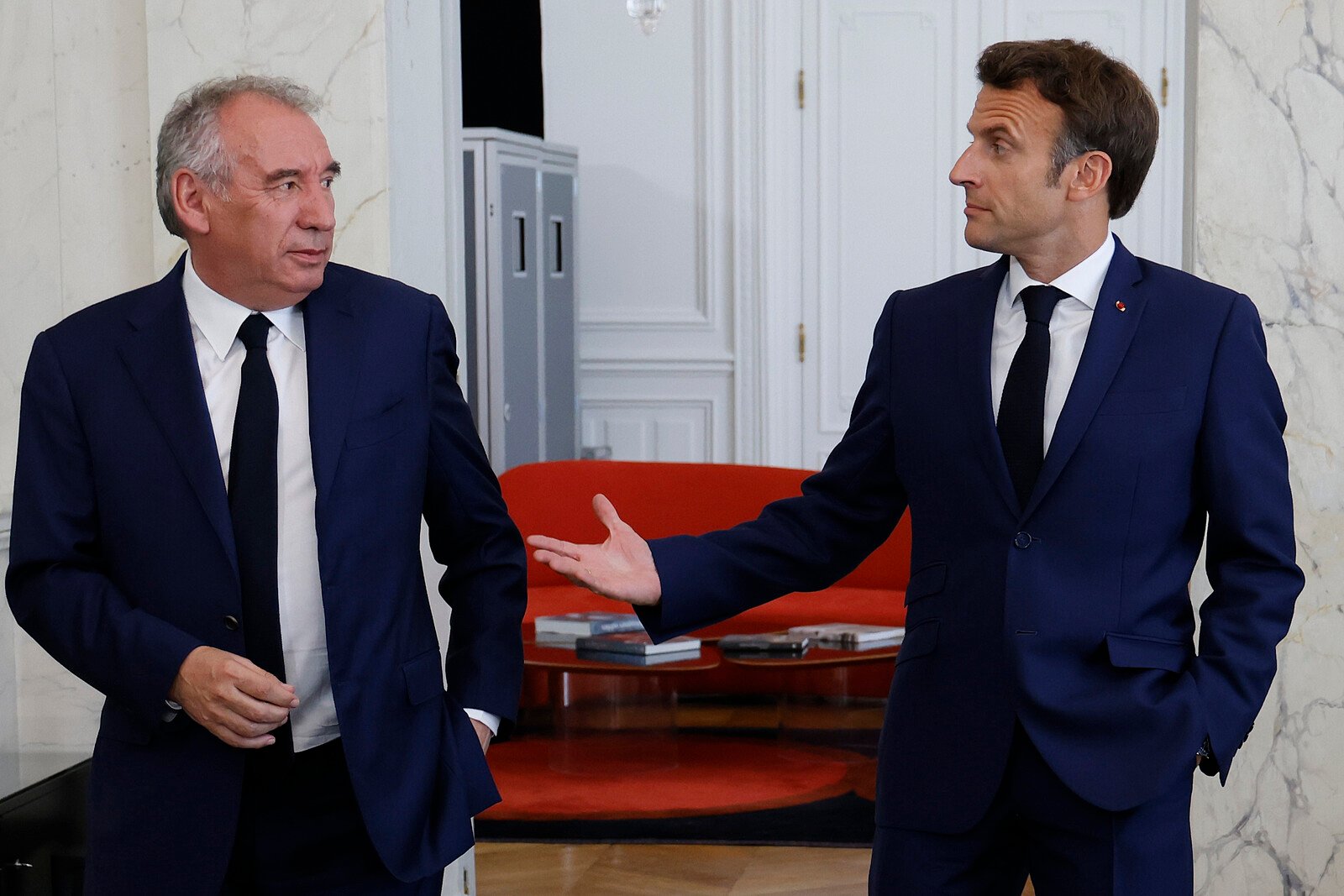 Center politician becomes new prime minister in France