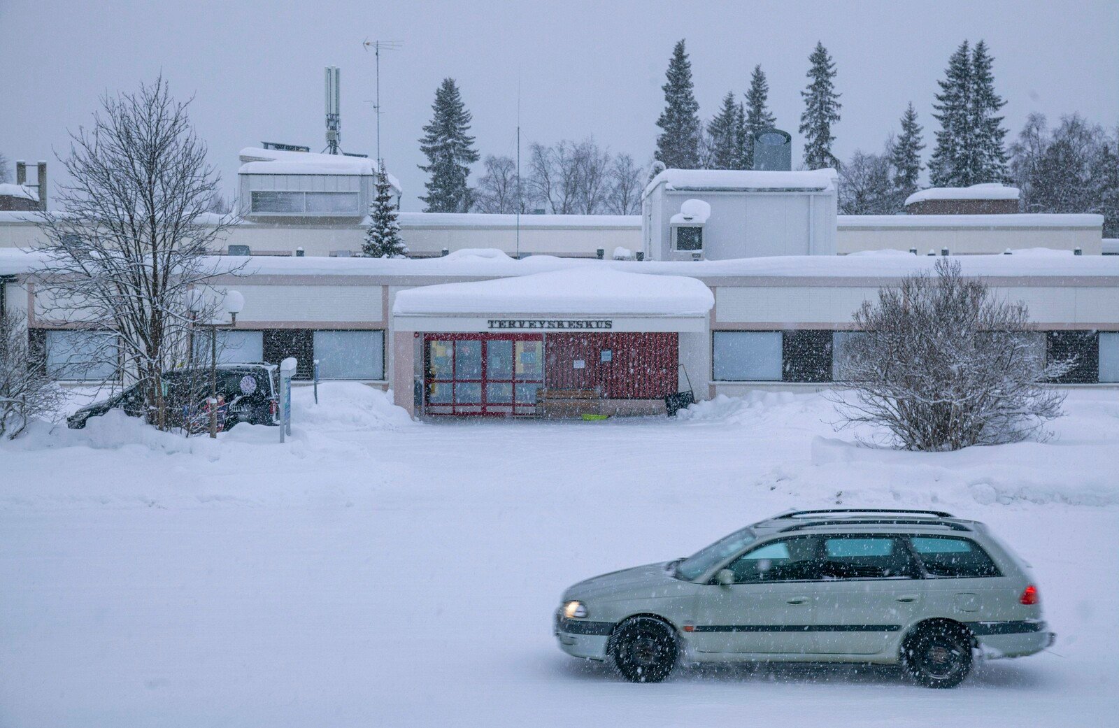 Armored Vehicle Overturns: 23 Conscripts Injured in Finland