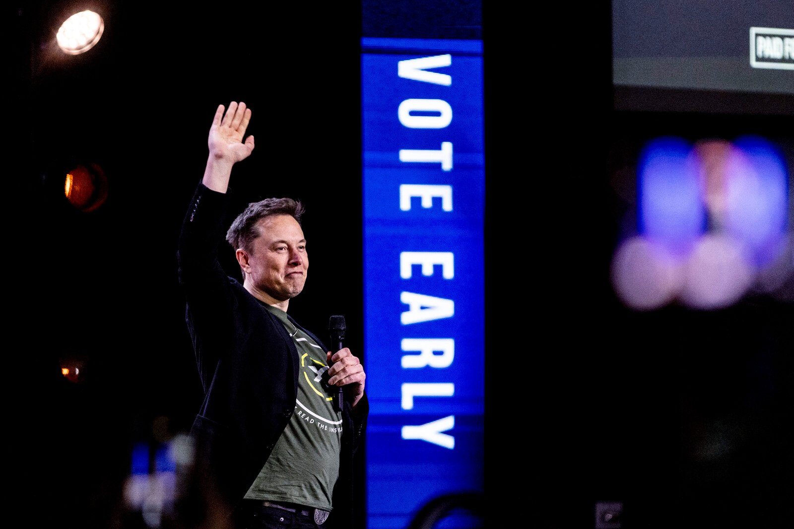 Billionaires' Favorite: Musk vs Gates