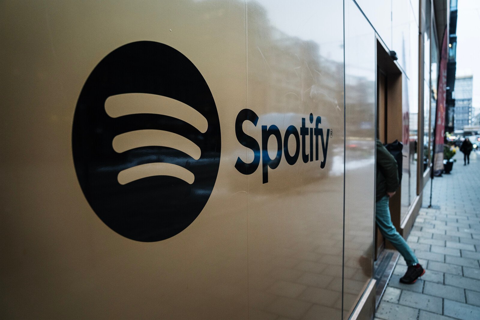 "No to Spotify – night