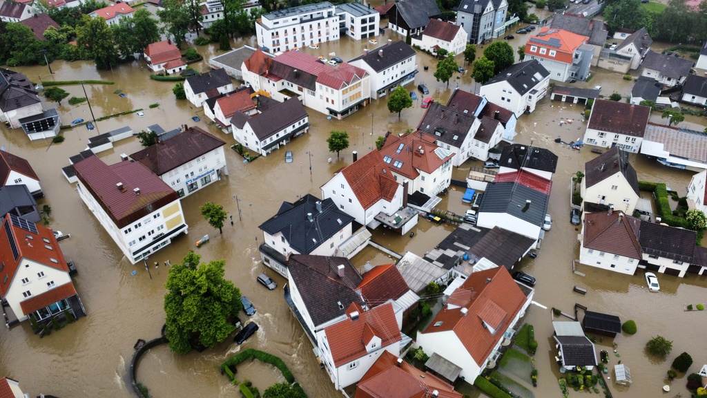 Battle against water in Germany – firefighter dead