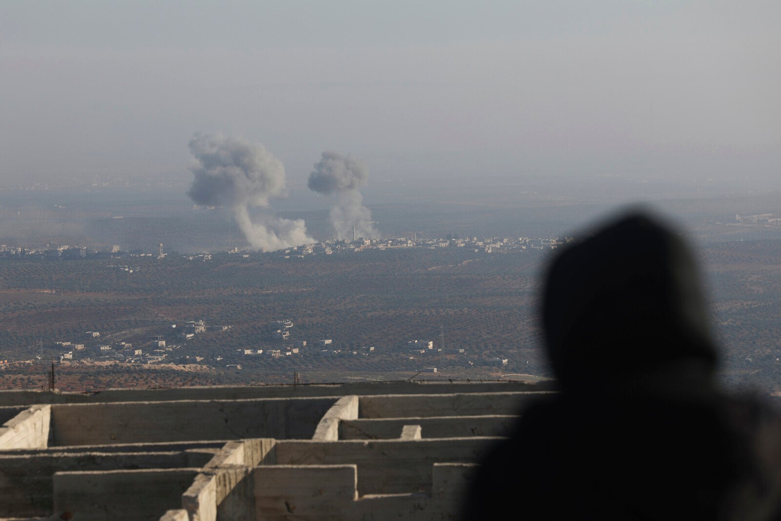 Aleppo is being shelled – rebel forces are advancing