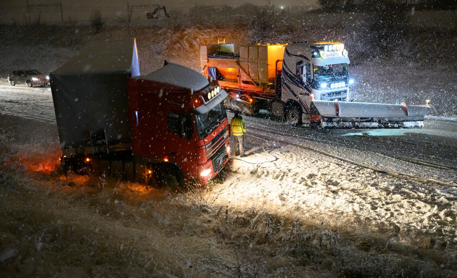 Trucks stuck – E22 closed