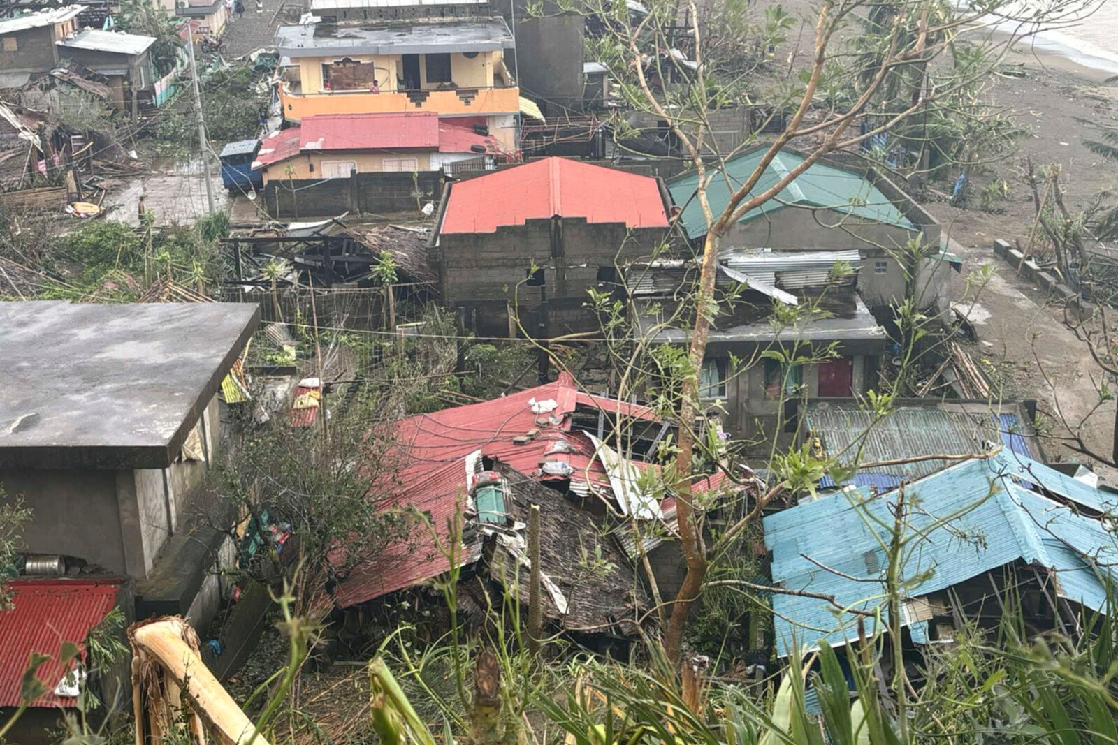 The Super Typhoon Has Reached the Main Island