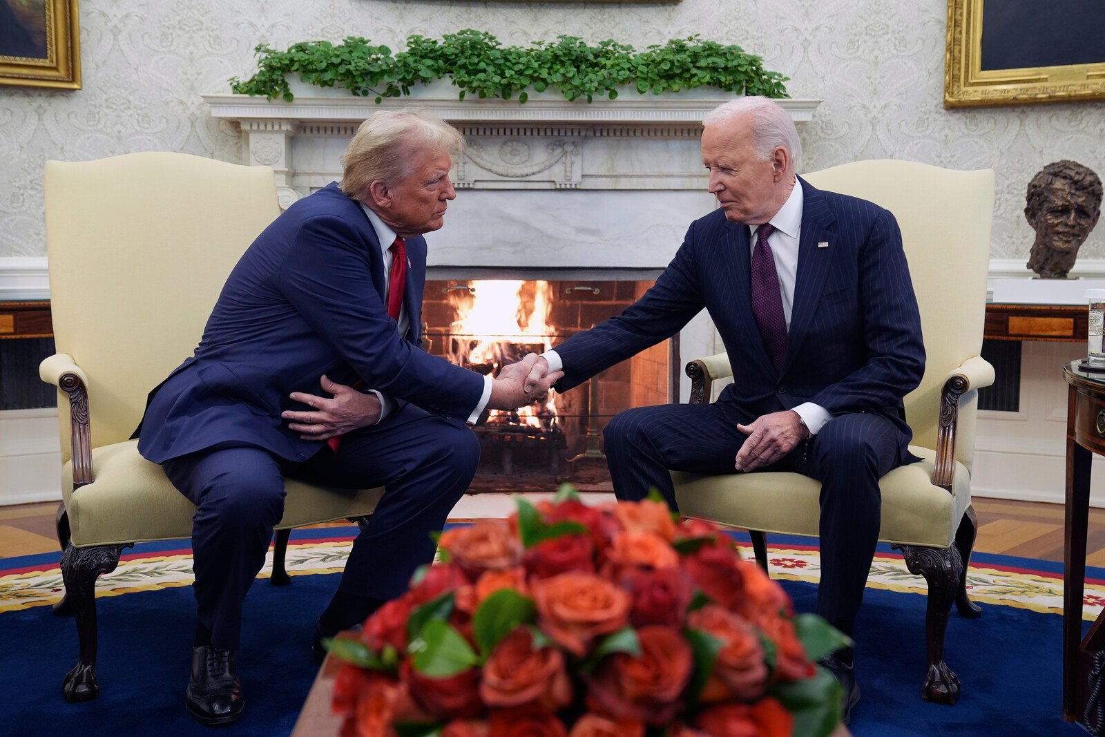 Trump and Biden meet – promise smooth transition