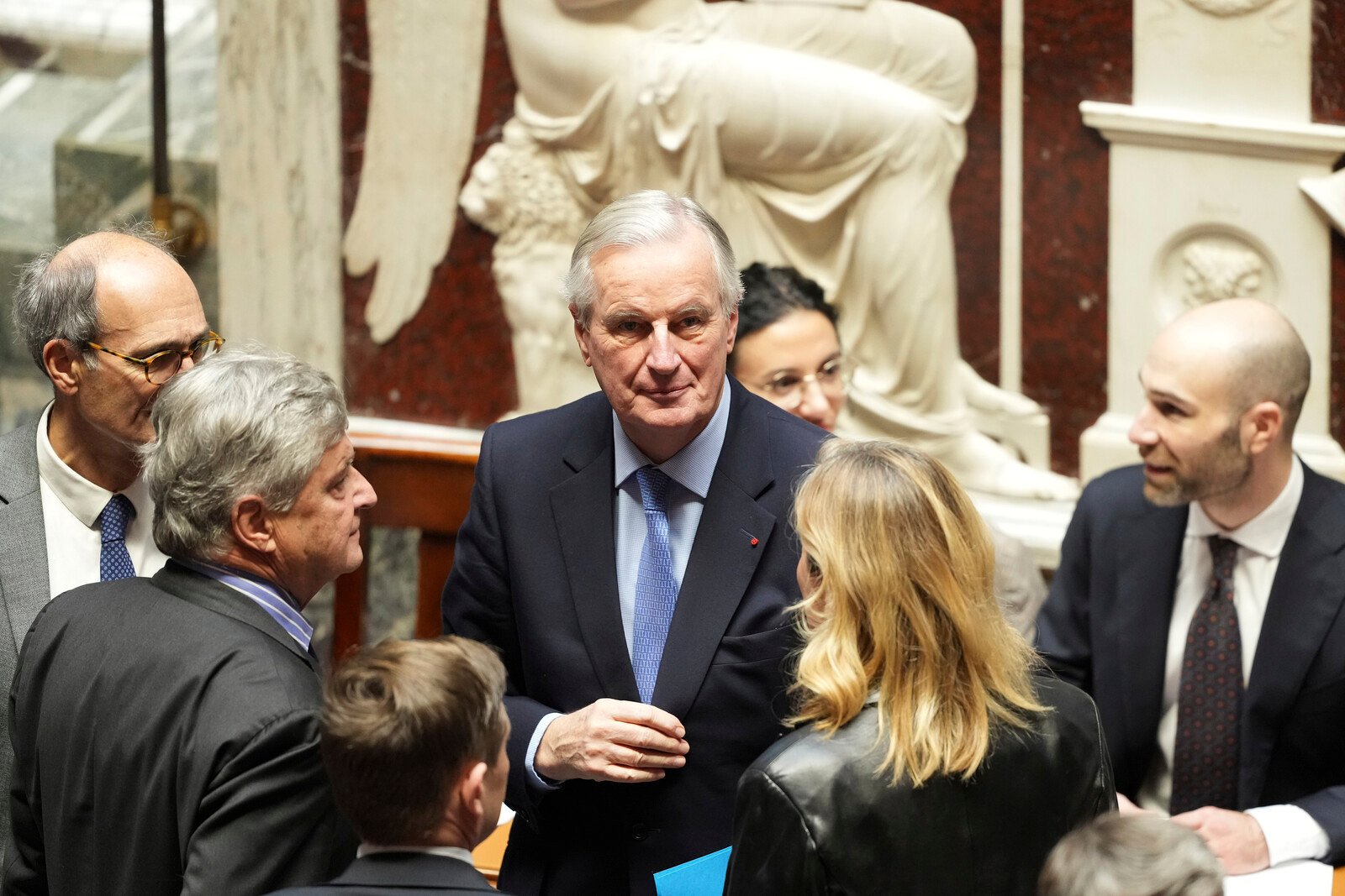 New French government delayed: "Two alternatives"