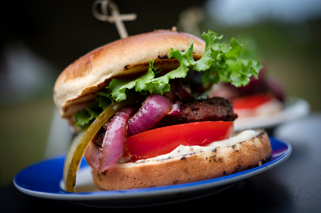 China's doping explanation: Contaminated hamburgers