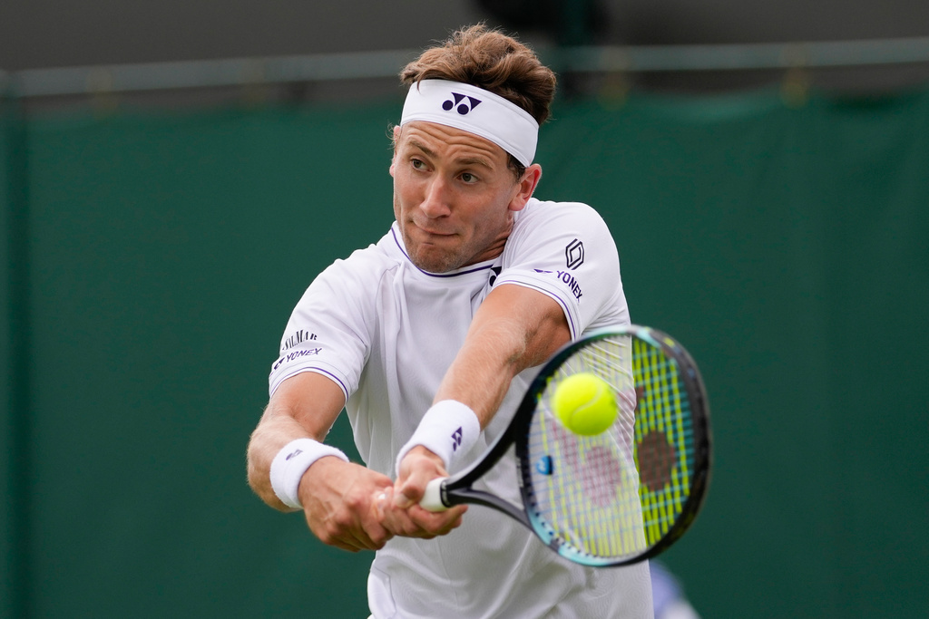 Stars Advance According to Plan in Wimbledon