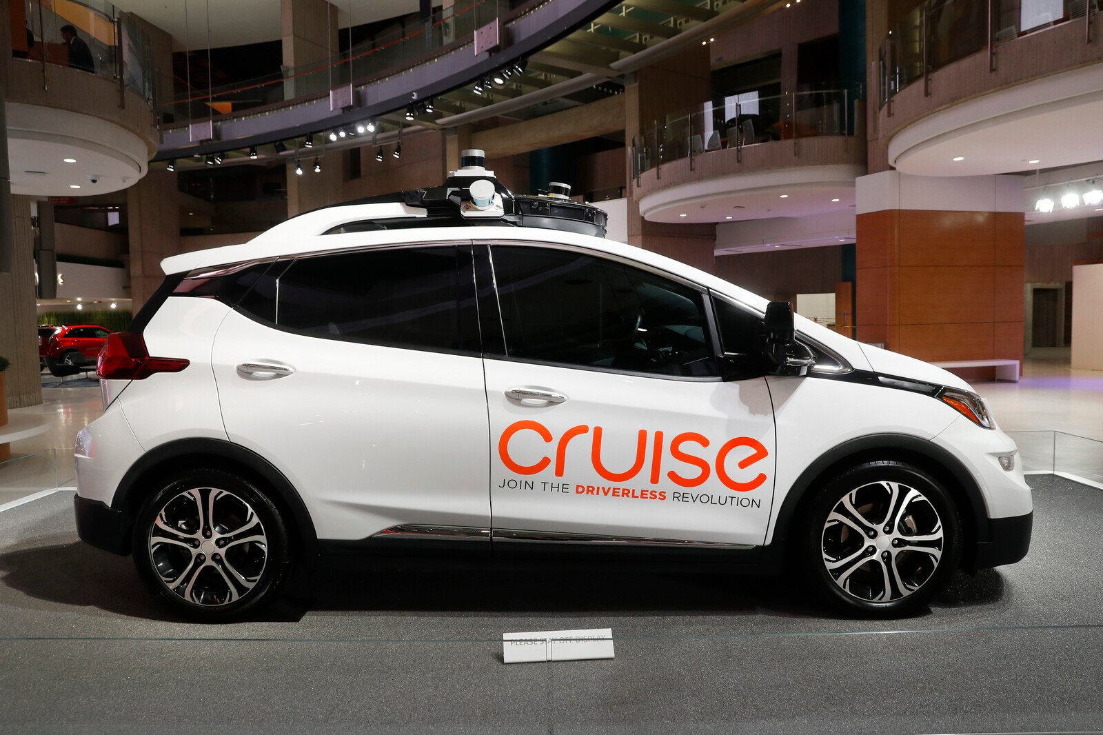 General Motors stops development of robot taxi