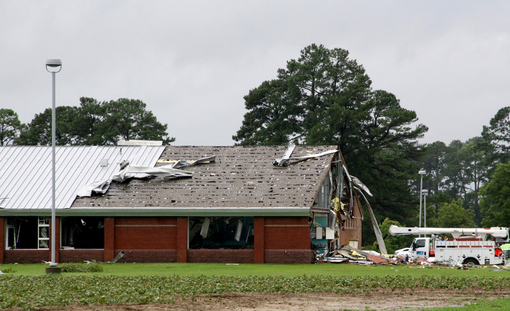 Tornado creates chaos on the American east coast