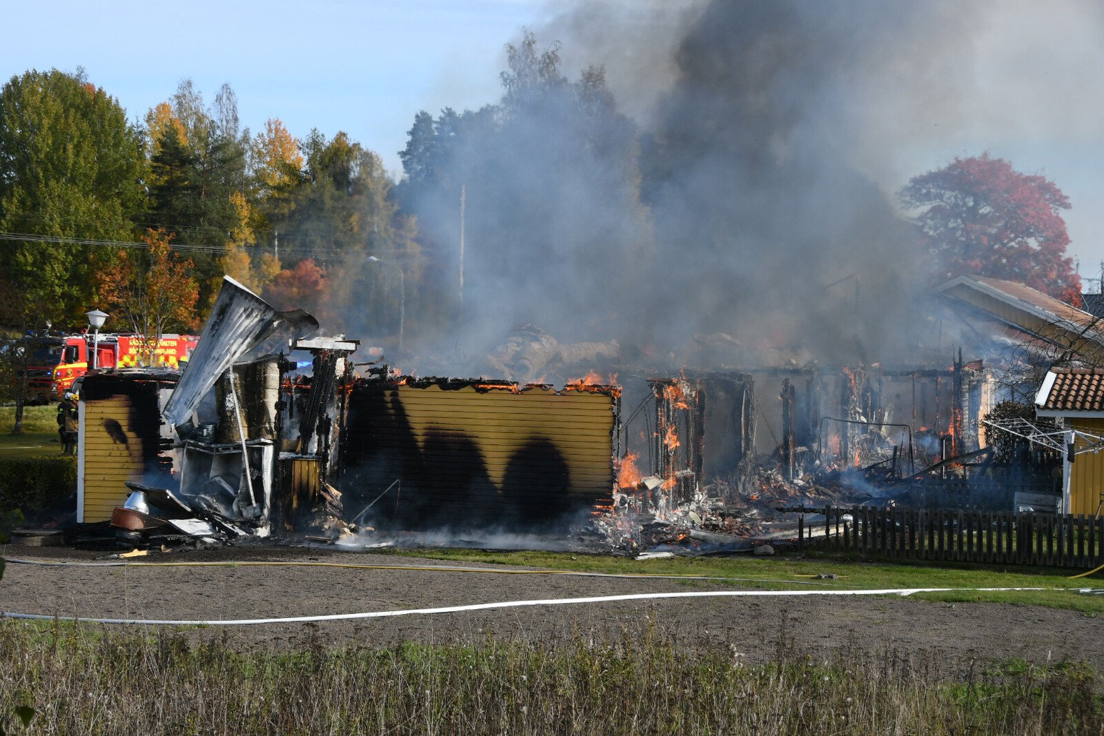 Powerful Row House Fire -