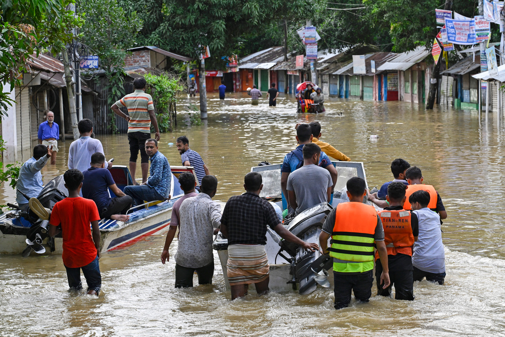 Hundreds of Thousands Homeless After Floods