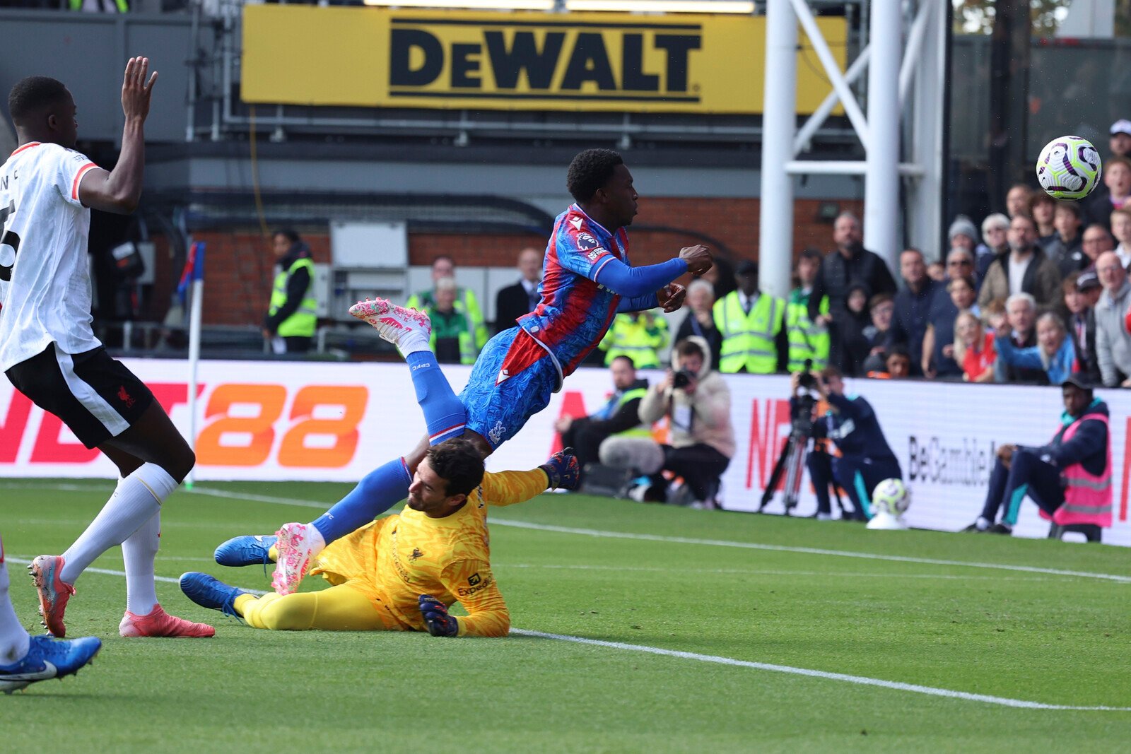 The Goalkeeper Injured in Liverpool's Fragile Victory