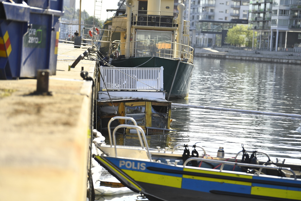 Restaurant Boat Sinks – Arson Investigation Underway