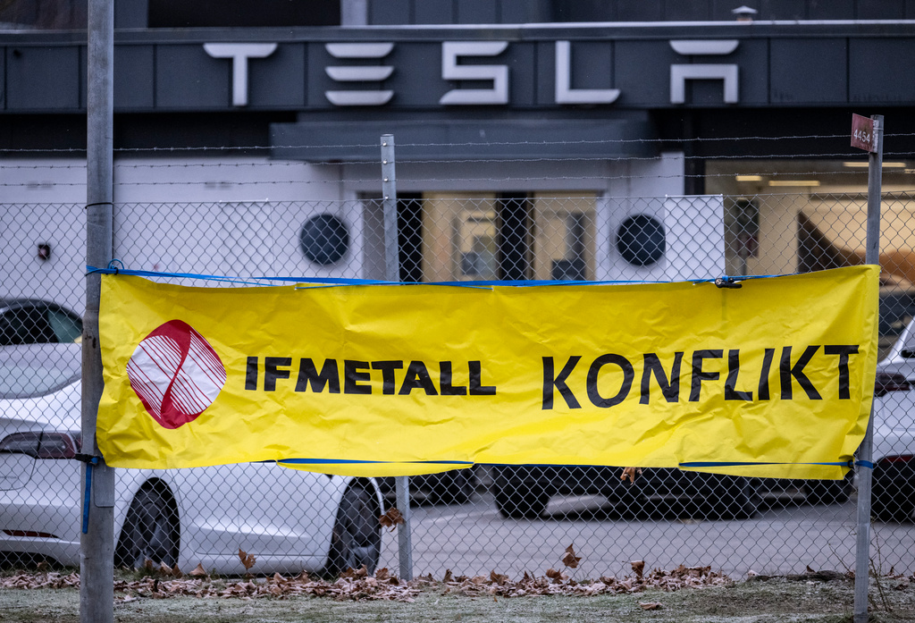 IF Metall Sues Tesla