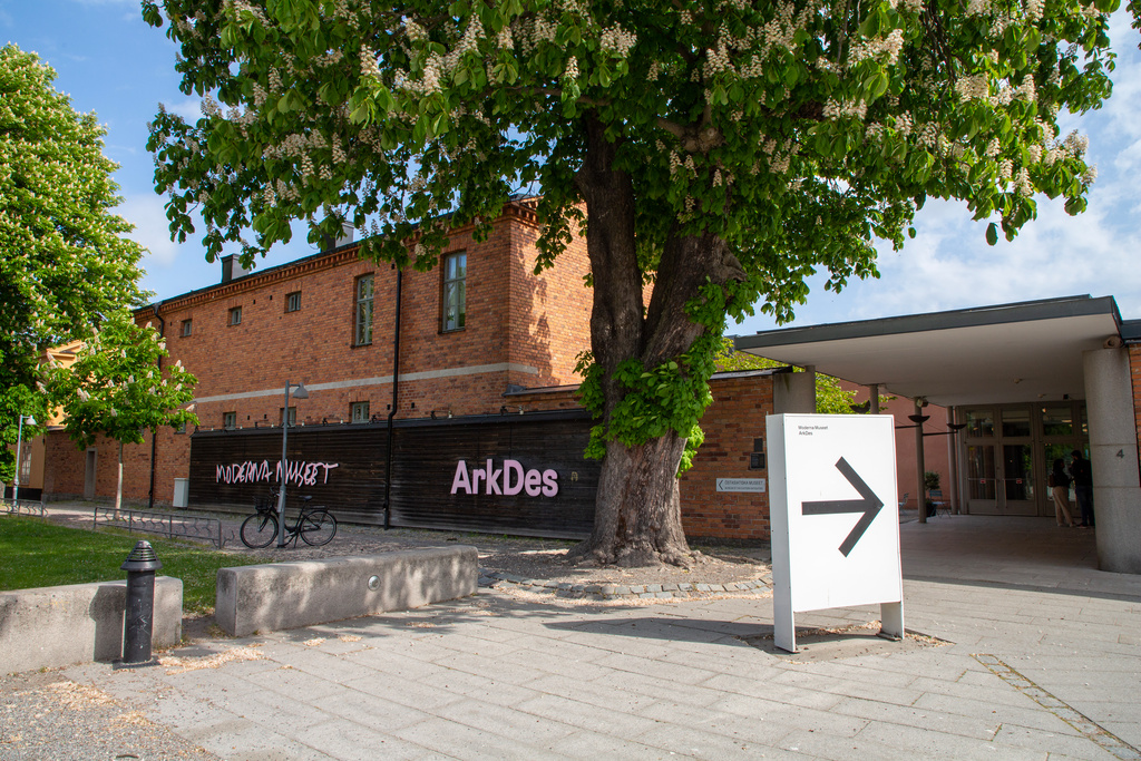 The State Centre for Architecture and Design may become part of the Modern Museum